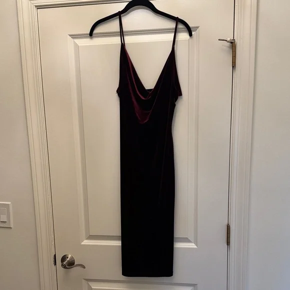 Velvet Midi Dress in Deep Burgundy - Picture 3 of 5